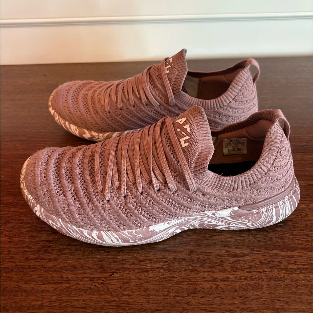 APL TechLoom Wave Running Shoes | 9.5 | Tan/Pink
